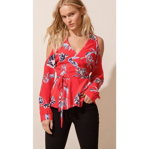 Yumi Kim love struck top small - Picture 3 of 7